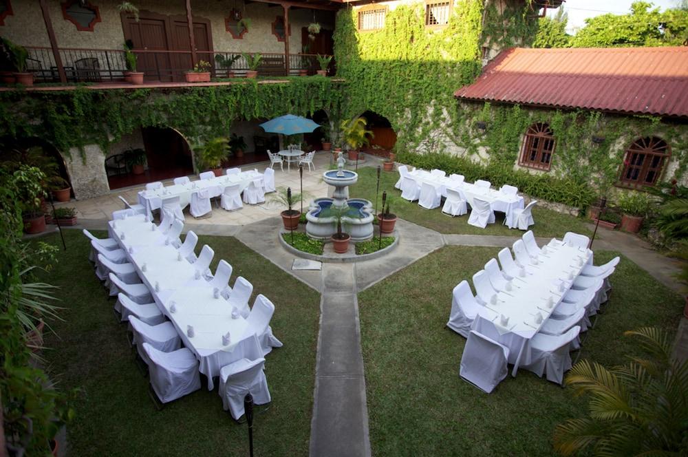 Hotel Del Patio Флорес Екстериор снимка