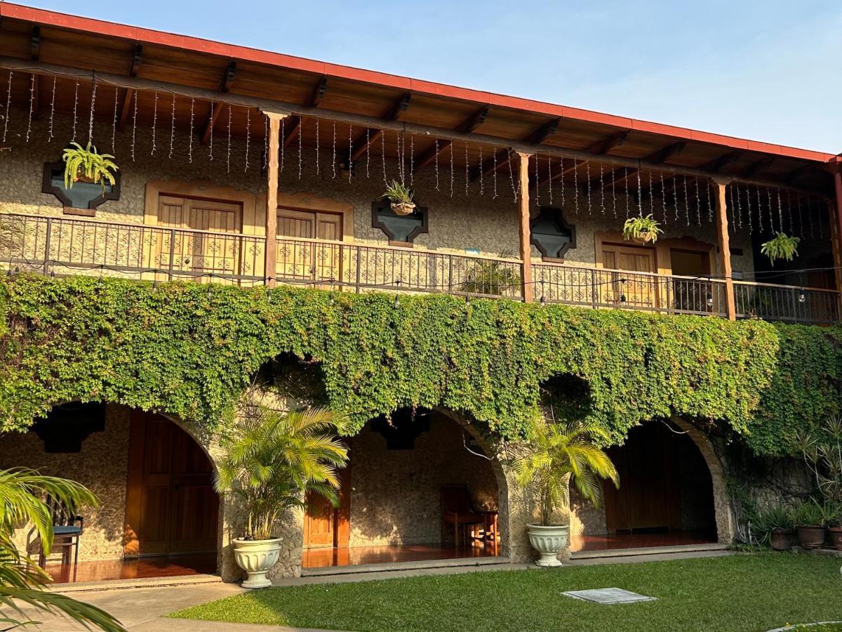 Hotel Del Patio Флорес Екстериор снимка