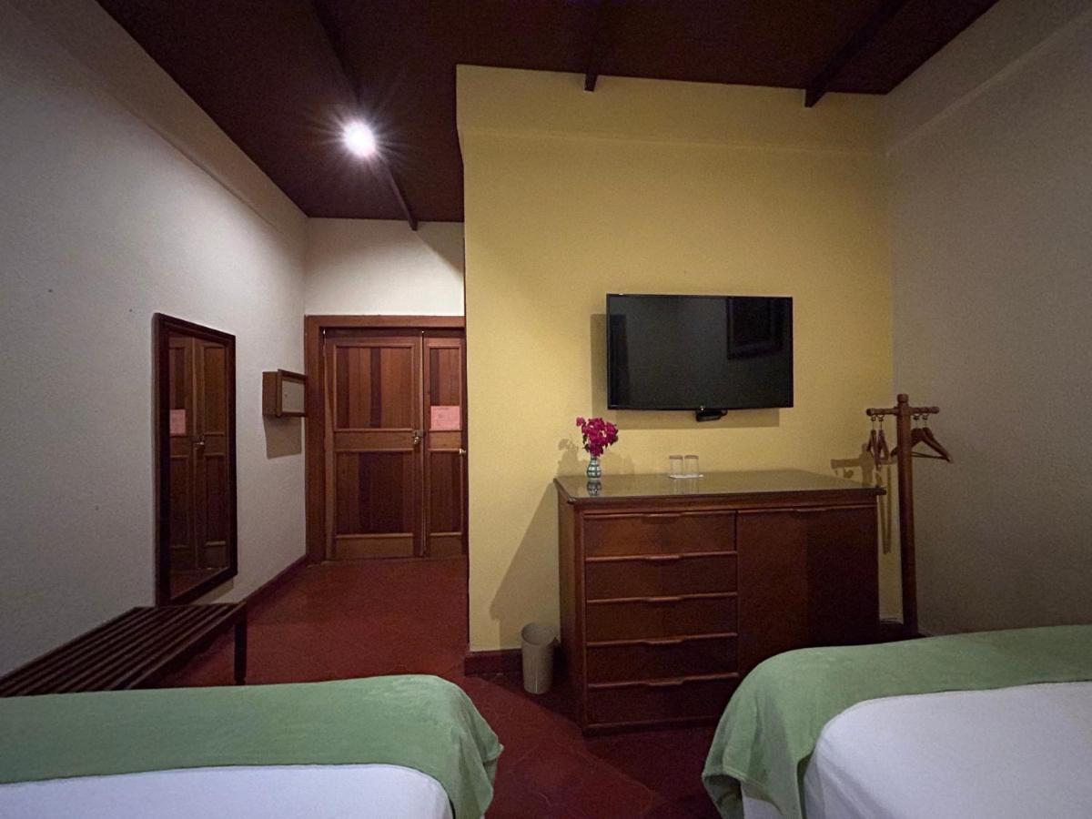 Hotel Del Patio Флорес Екстериор снимка