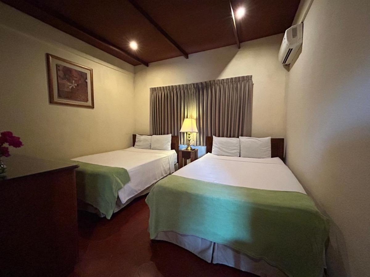 Hotel Del Patio Флорес Екстериор снимка
