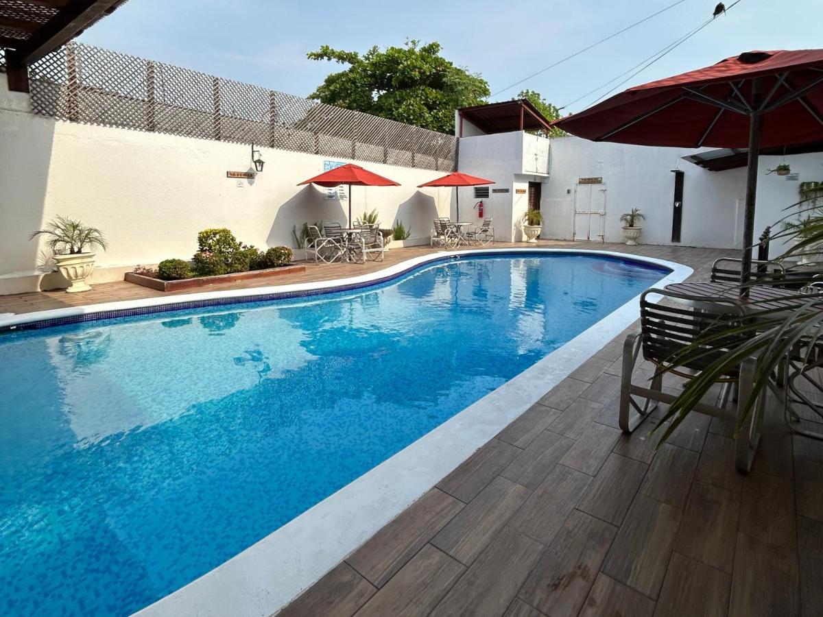 Hotel Del Patio Флорес Екстериор снимка