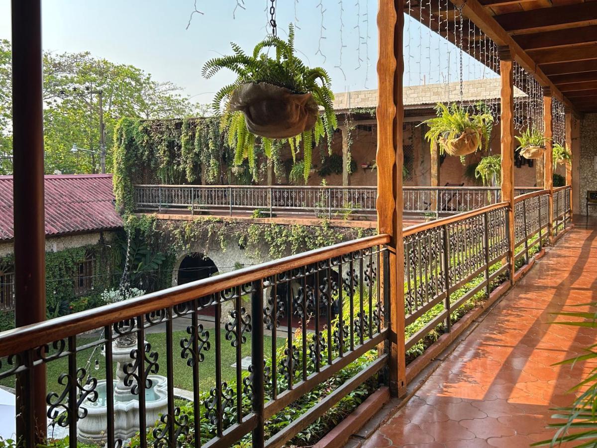 Hotel Del Patio Флорес Екстериор снимка