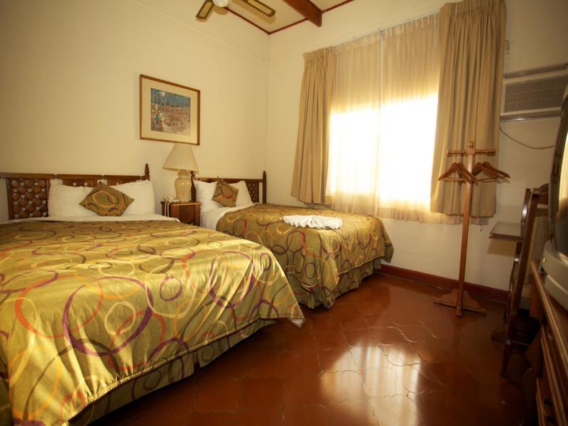 Hotel Del Patio Флорес Екстериор снимка