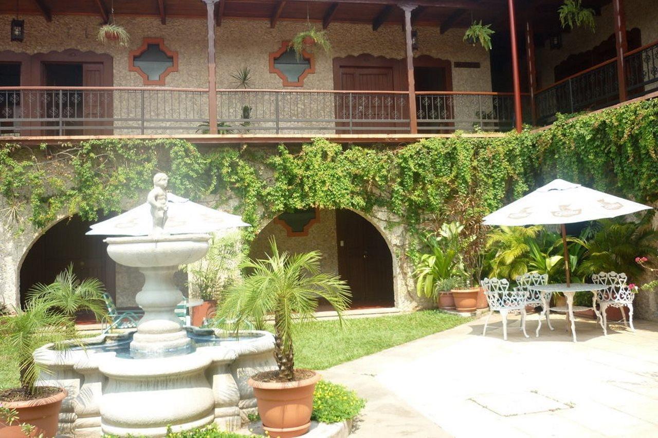 Hotel Del Patio Флорес Екстериор снимка