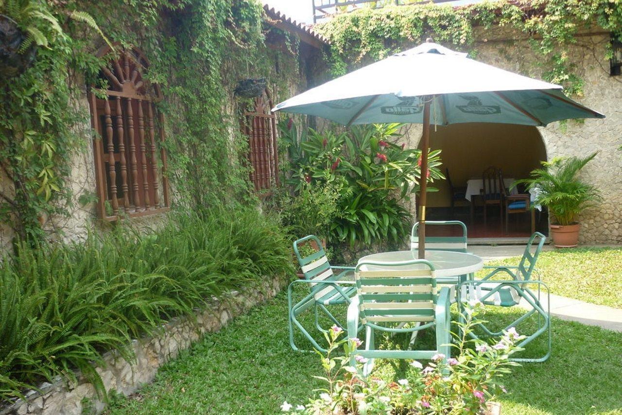 Hotel Del Patio Флорес Екстериор снимка