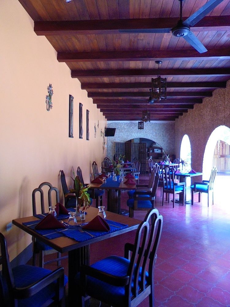 Hotel Del Patio Флорес Екстериор снимка